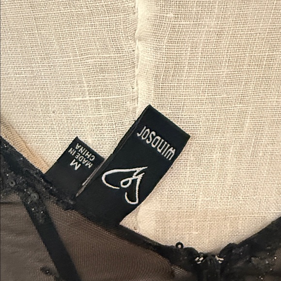 Elegant Black Sheer Lace Gown - Picture 3 of 4